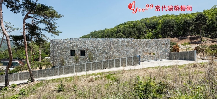 【當代建築藝術系列】在韓國鄉下OBBA為老年夫婦建造的石頭屋